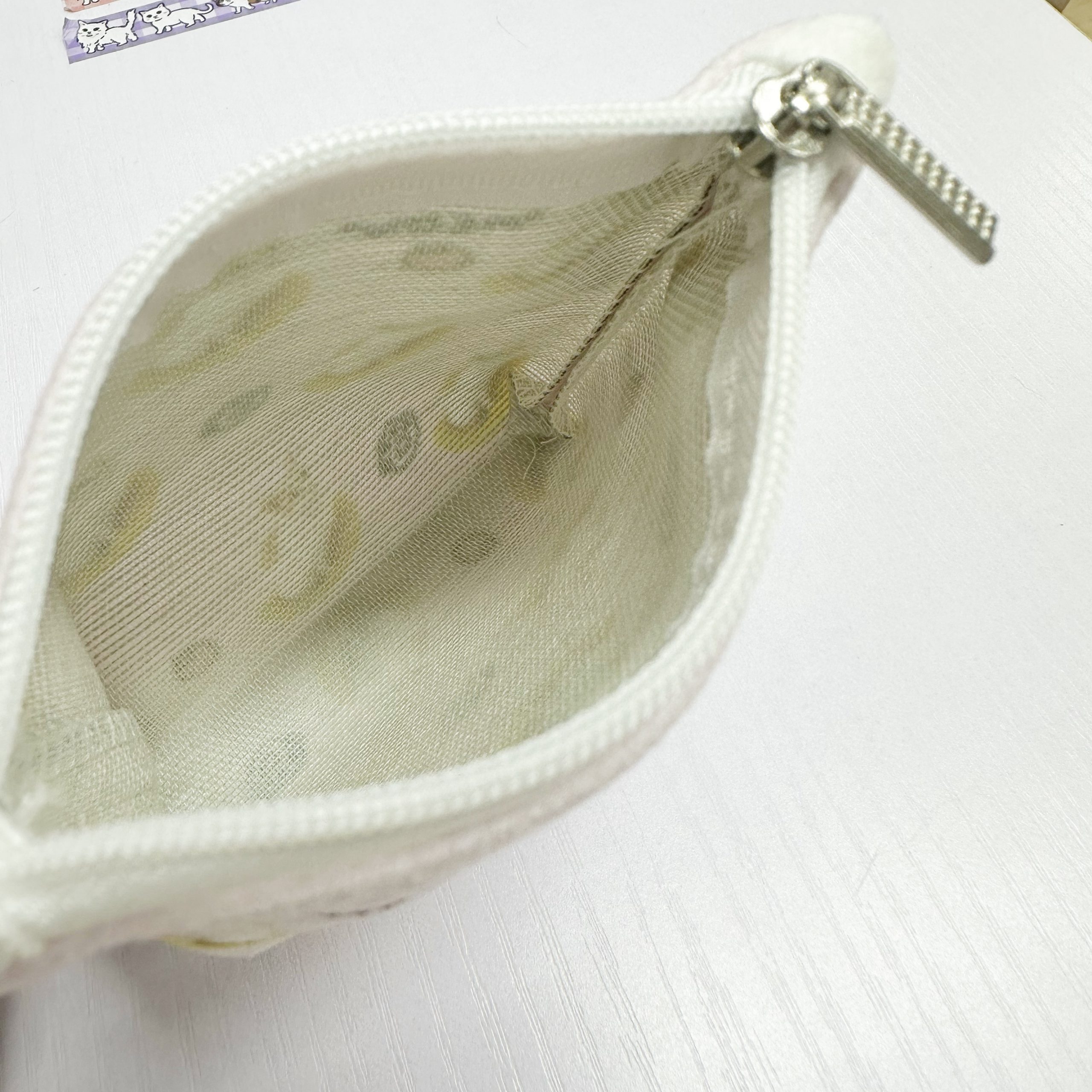 70C4BCDA-73EB-480E-B1CF-FF04285A5590