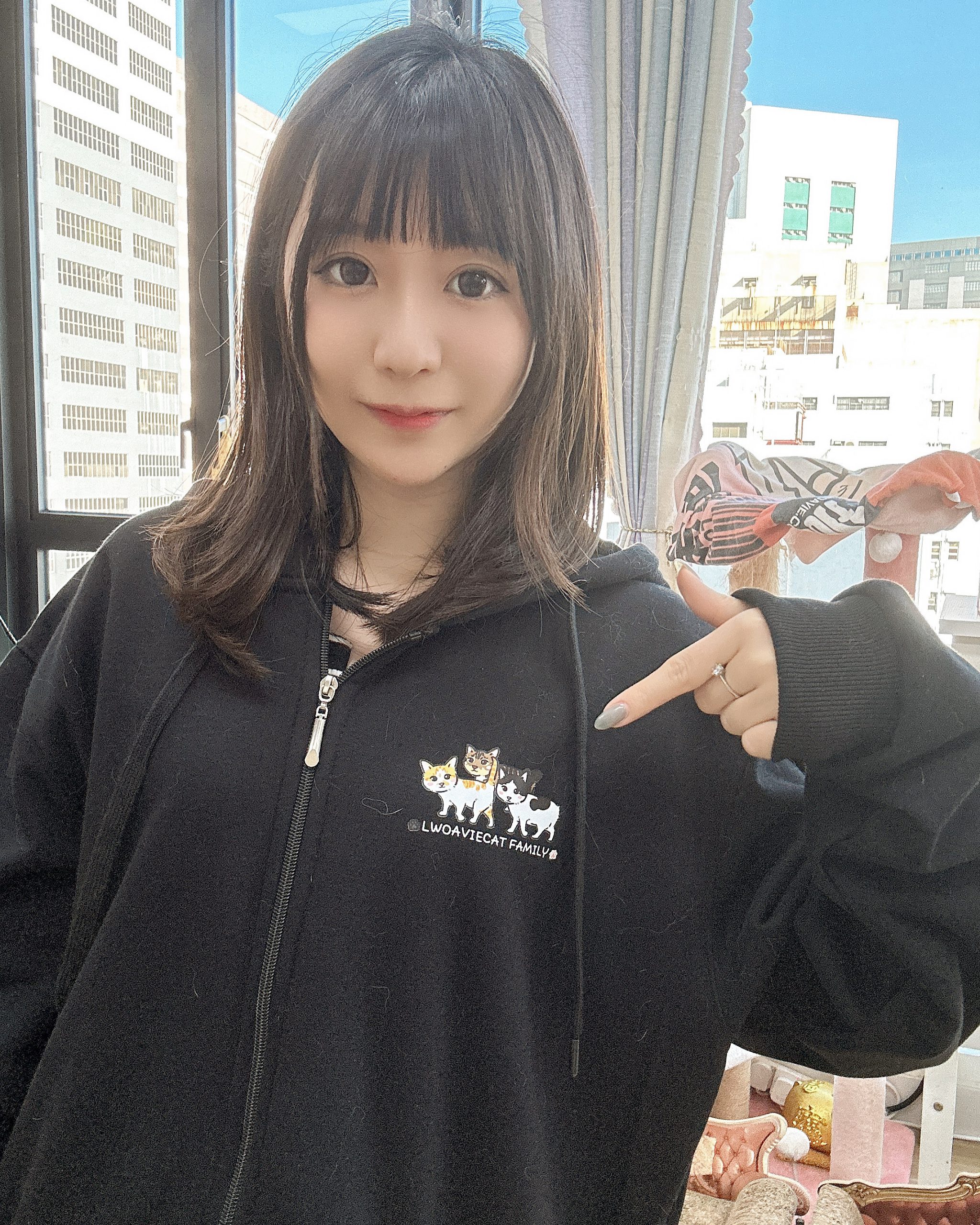 8137C33A-AA0C-4912-8281-6CED95EAE4EF