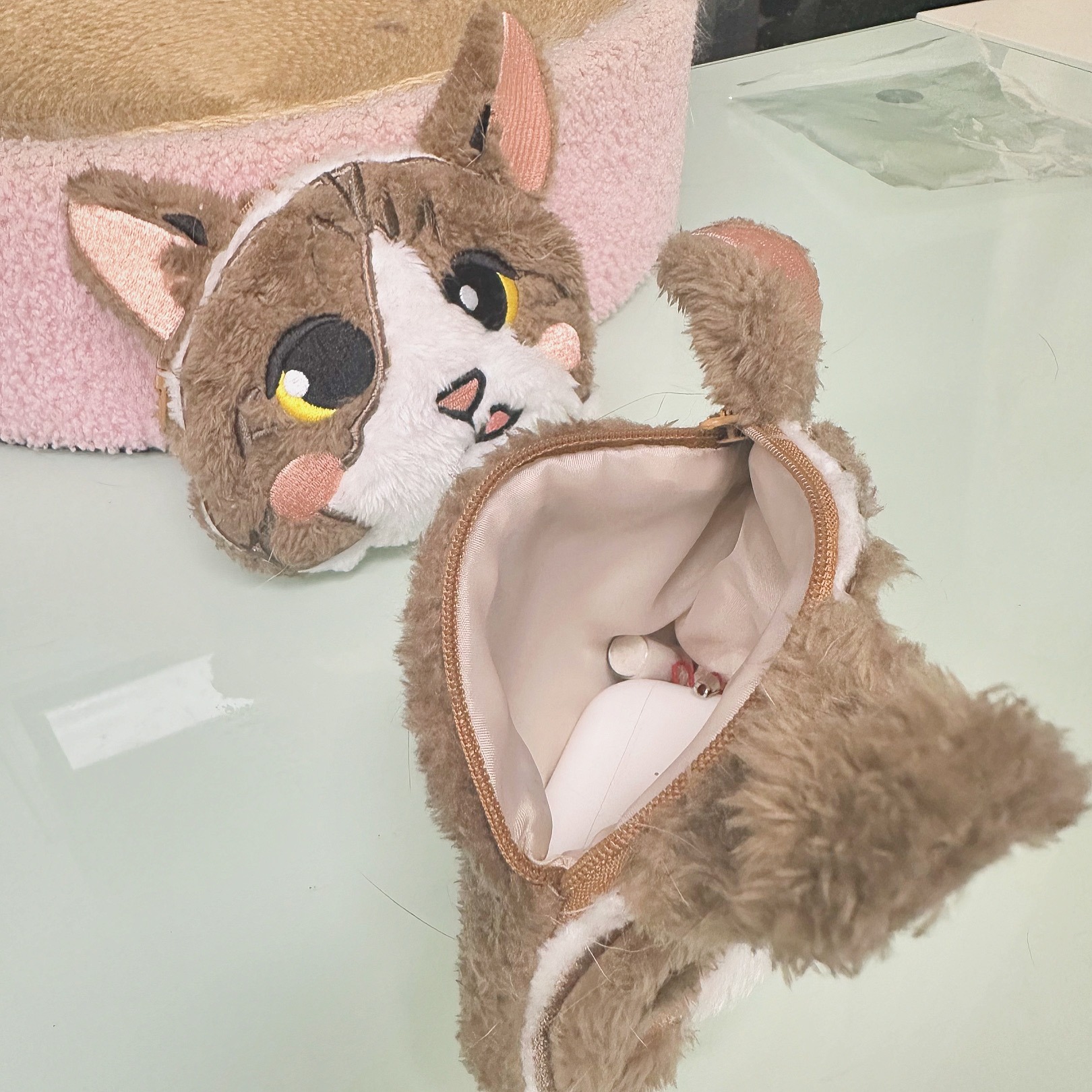 862EA3E9-5DE9-46DE-82A5-4B05863228FA